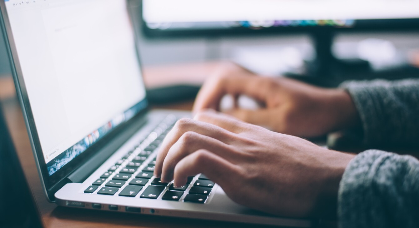 Capture d'écran montrant une messagerie académique Aix-Marseille sur un ordinateur portable, idéale pour expliquer l'accès à une boîte mail pour les utilisateurs.