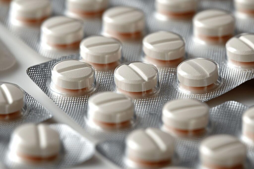 Maxilase comprimé: est-il efficace pour soulager le mal de gorge ?